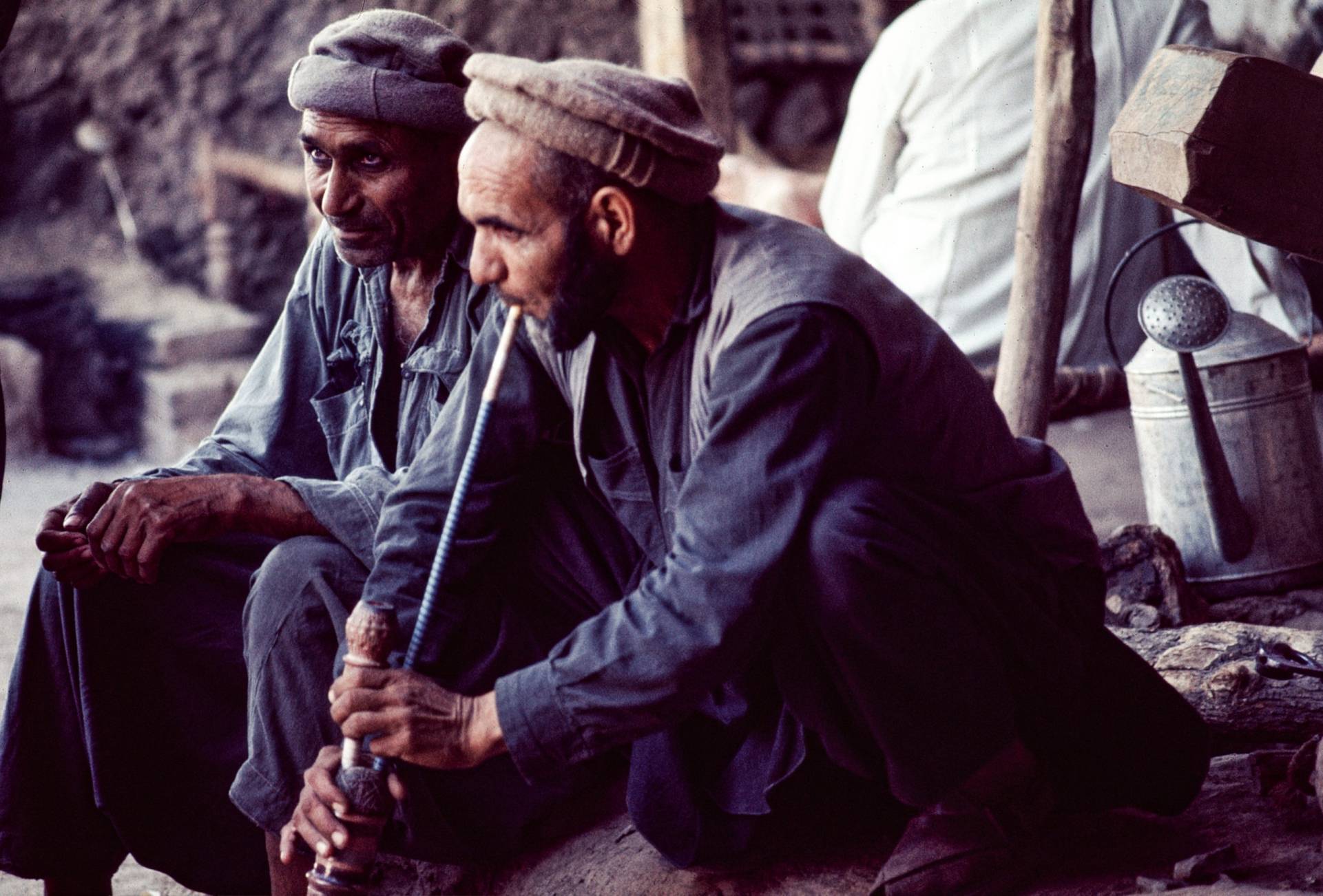 Afghans smoking hubbly bubbly